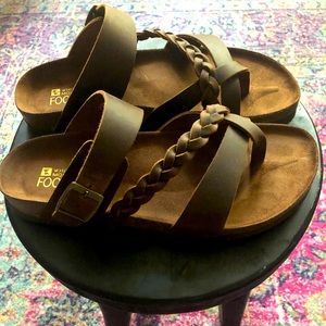 White Mountain leather sandals